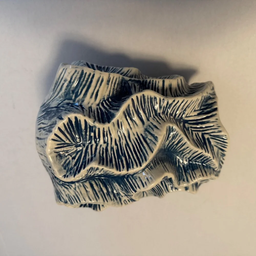 NWT Blue/white Stoneware Organic Shaped Vase - Picture 2 of 5